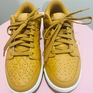 Nike Wheat Dunk Lows - BRAND NEW, NEVER WORN! Size men’s 7.5